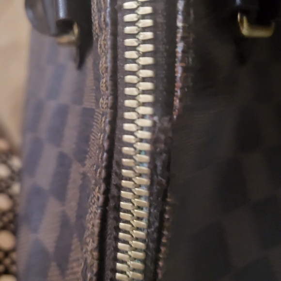 (SOLD)Authentic Louis Vuitton Damier Ebene bandoulier - Picture 10 of 16